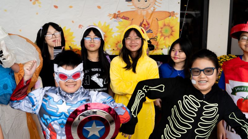 Trường tư có tốt hơn trường công không? 2 Halloween Bash event 1